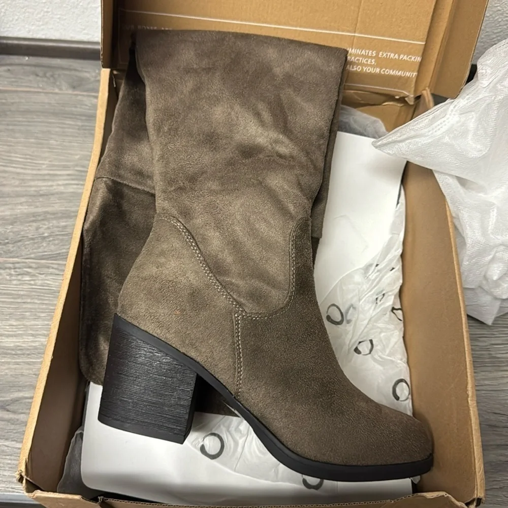 Journee Collection Women's Sana Block Heel Over The Knee Boots
